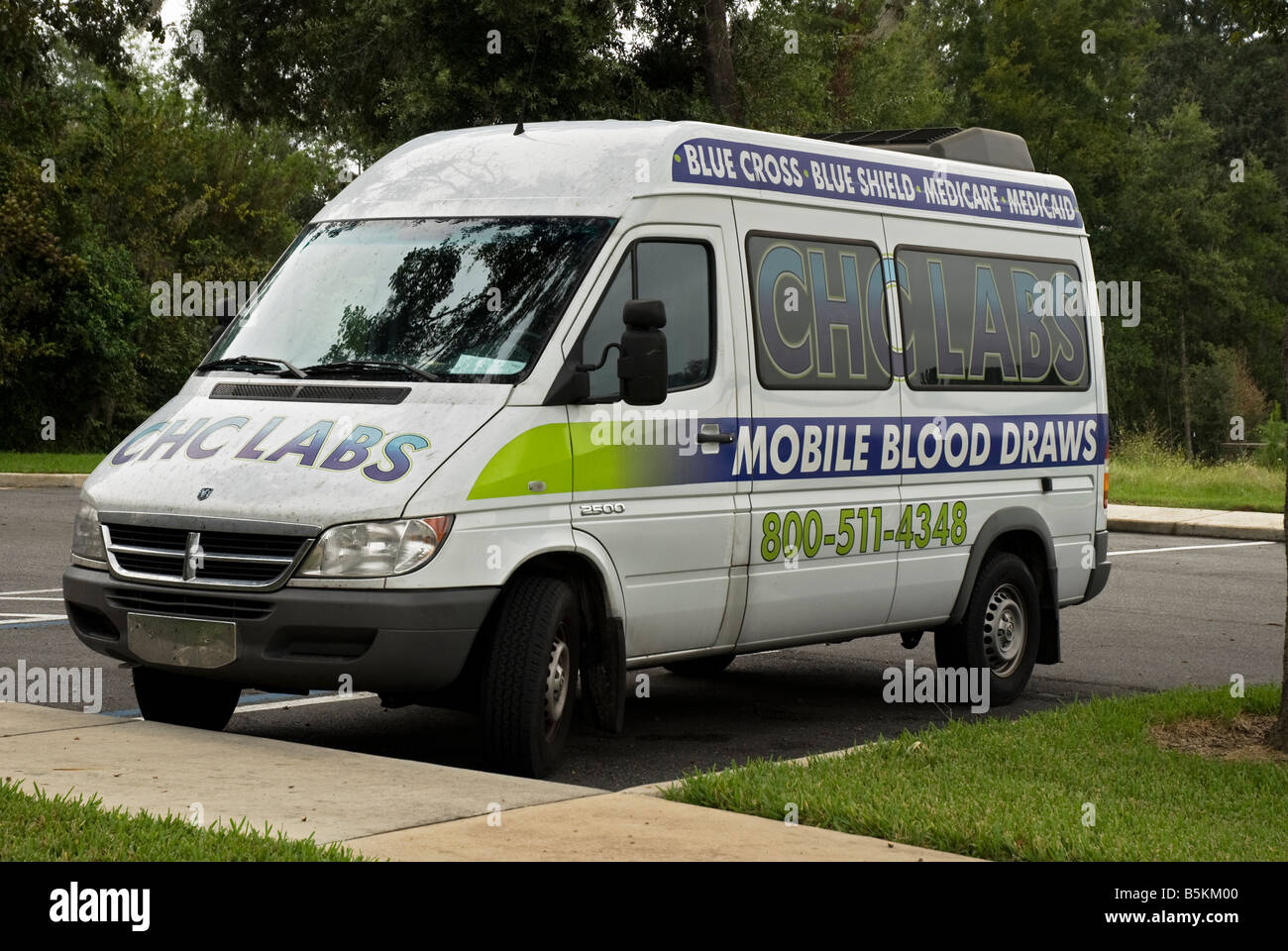 mobile blood draw lab van parked in front of doctors office North Florida  Stock Photo - Alamy