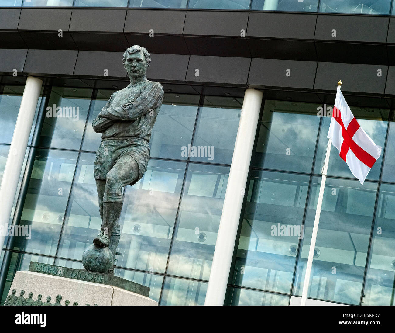 The bobby moore statue outside of wembley stadium hires stock photography and images Alamy