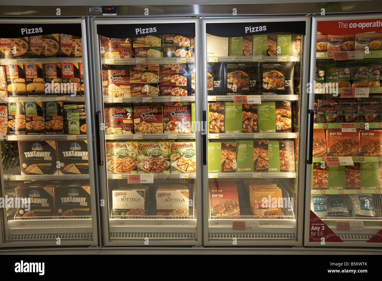 Ready meals in supermarket Stock Photo Alamy