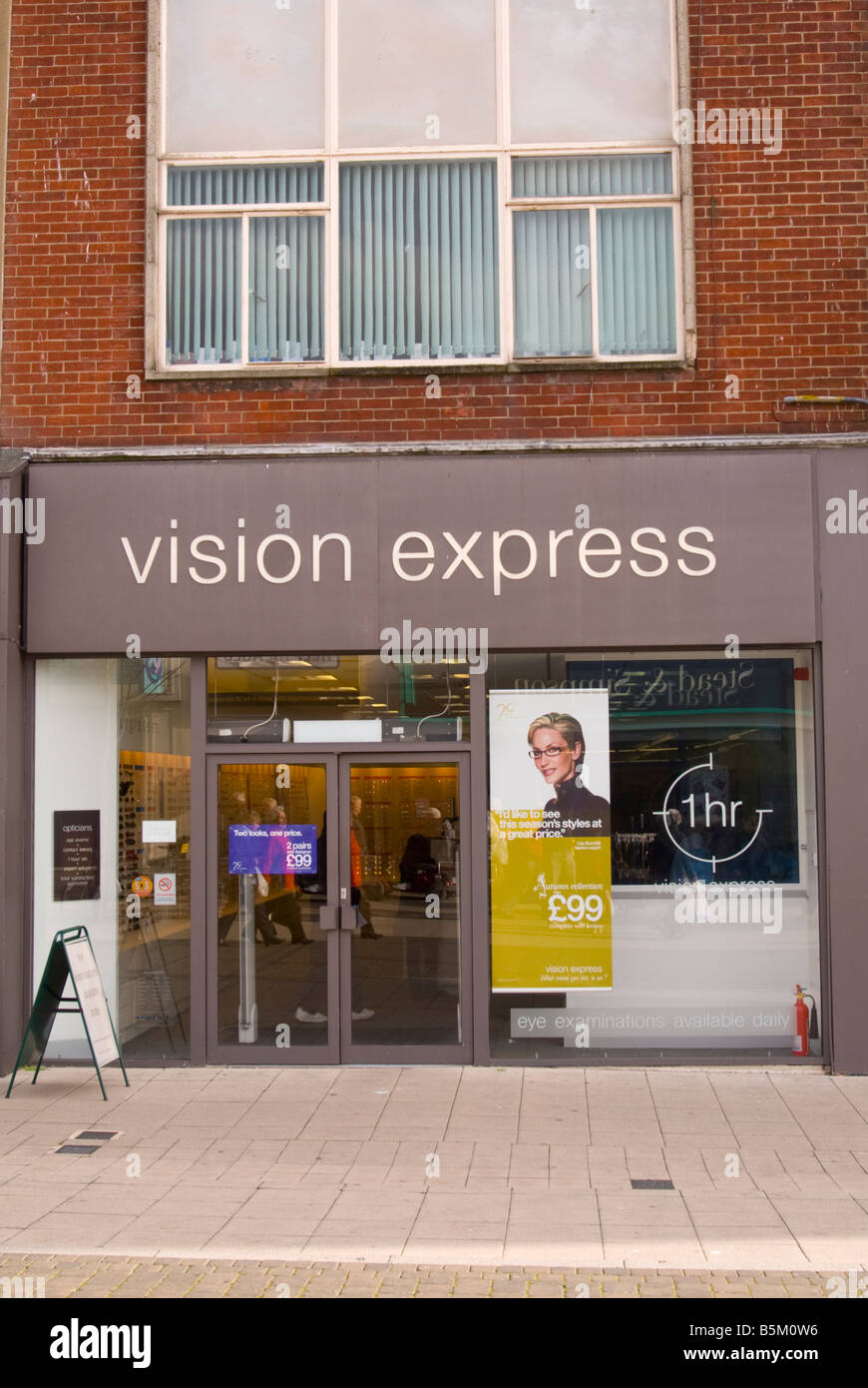 Vision express store hires stock photography and images Alamy
