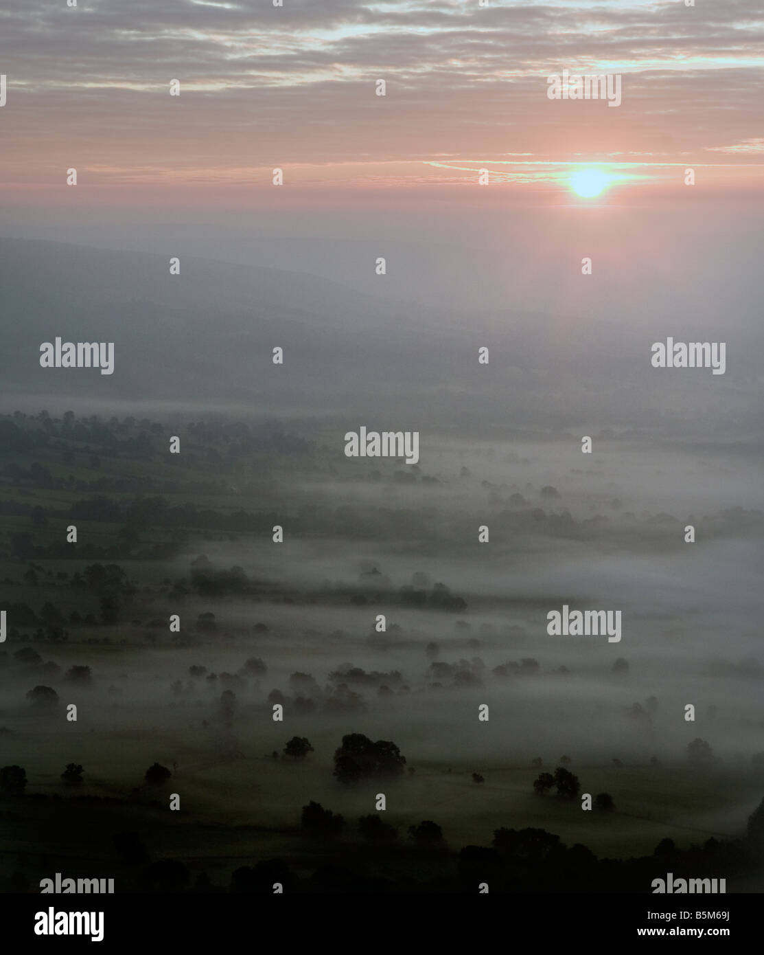 peak district landscape at sunrise from mam tor looking over the ...