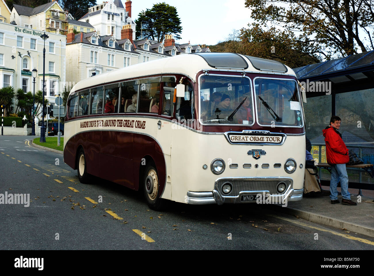 Classic coach at Llandudno. A Leyland Tiger Cub coach with a Duple 'Britannia' body Stock Photo