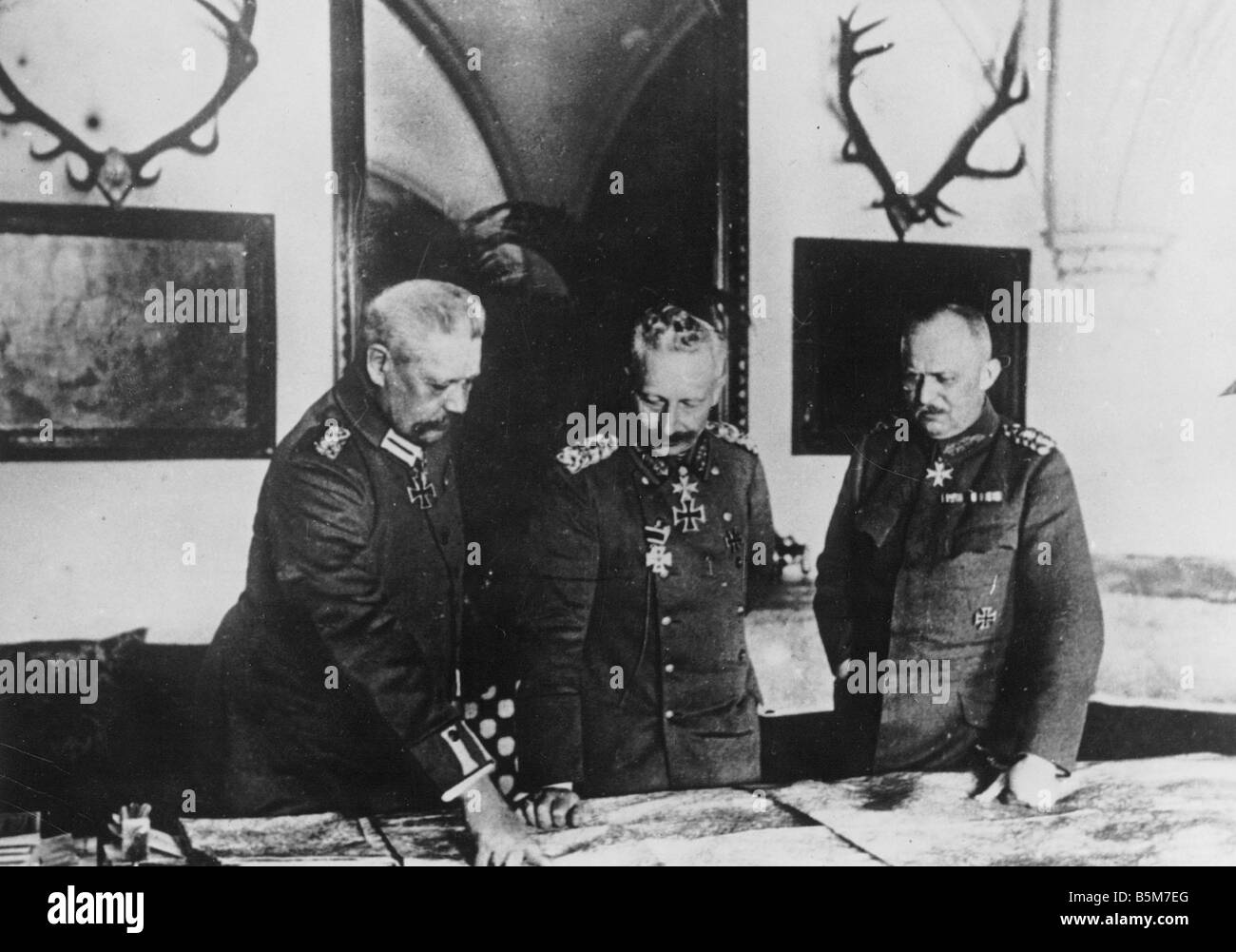 1 W46 F1917 12 E Wilhelm II in headquarters Photo 1917 Wilhelm II German emperor 1888 1918 1859 1941 During World War I 1914 18 Stock Photo
