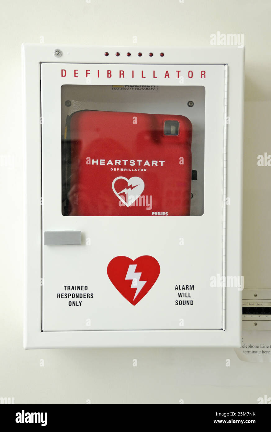 Defibrillator hospital uk hires stock photography and images Alamy