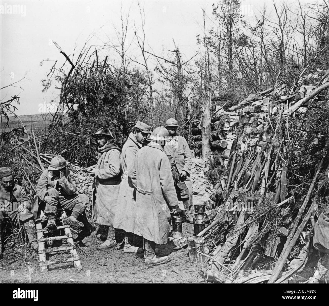 2 G55 F1 1916 22 E WW1 Battle of Verdun French soldiers History World War One France Trench warfare near Verdun French soliders Stock Photo
