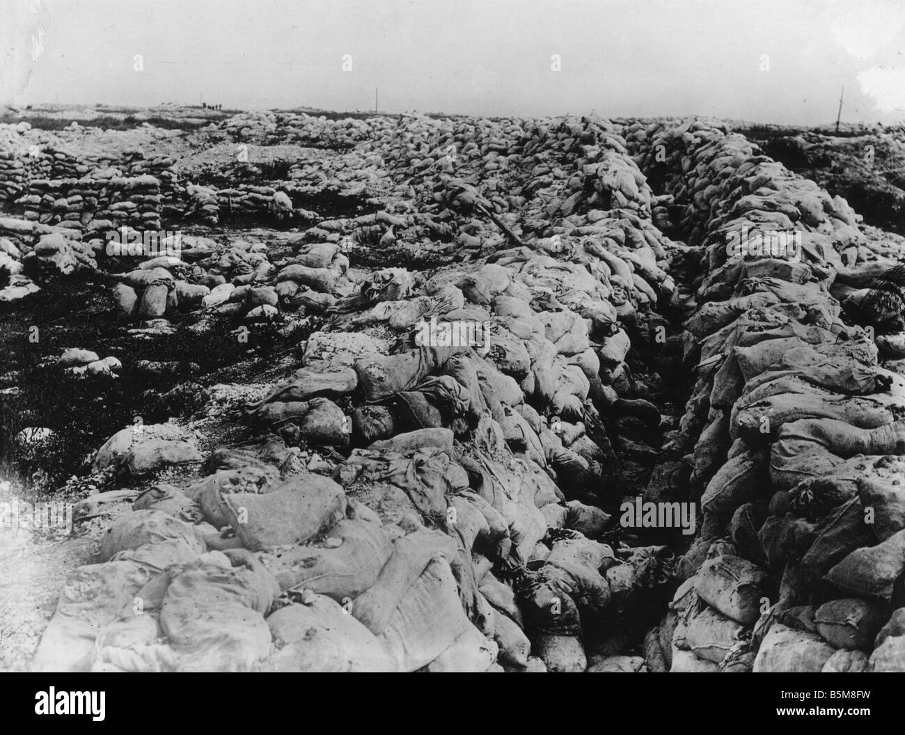 2 G55 F1 1917 22 WWI Static warfare Somme Sap History WWI France Battle of the Somme Sap Photo date unknown Stock Photo