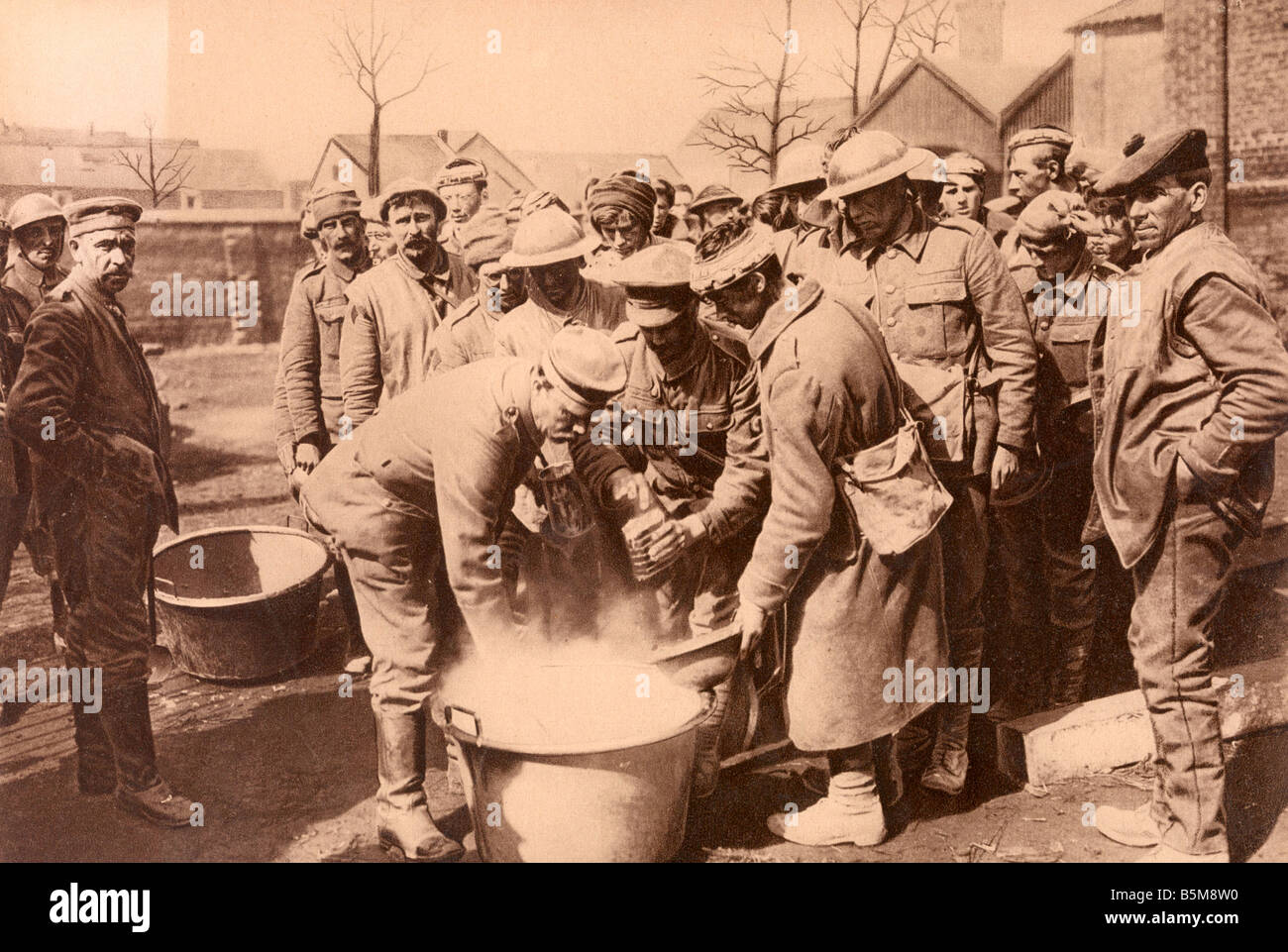 2 G55 K1 1918 10 E English Prisoners of War Photo 1918 History World War I 1914 18 Prisoners of War The Great Battle in the West Stock Photo