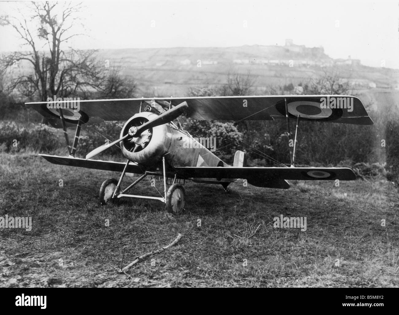 2 G55 L2 1917 6 WWI French plane Nieuport XI History WWI Aerial Warfare French plane forced to land Nieuport XI behind the Weste Stock Photo