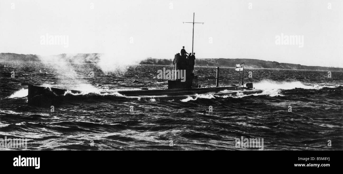 2 G55 M1 1914 11 E German U Boat U9 World War I History World War I War at sea The German U Boat U9 Captain Weddingen which sunk Stock Photo