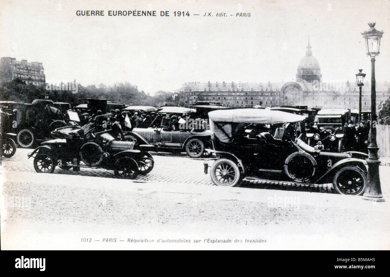 2 G55 W2 1914 1 Seized cars in Paris World War I History World War I War economies Guerre Europeenne de 1914 Paris Requisition d Stock Photo