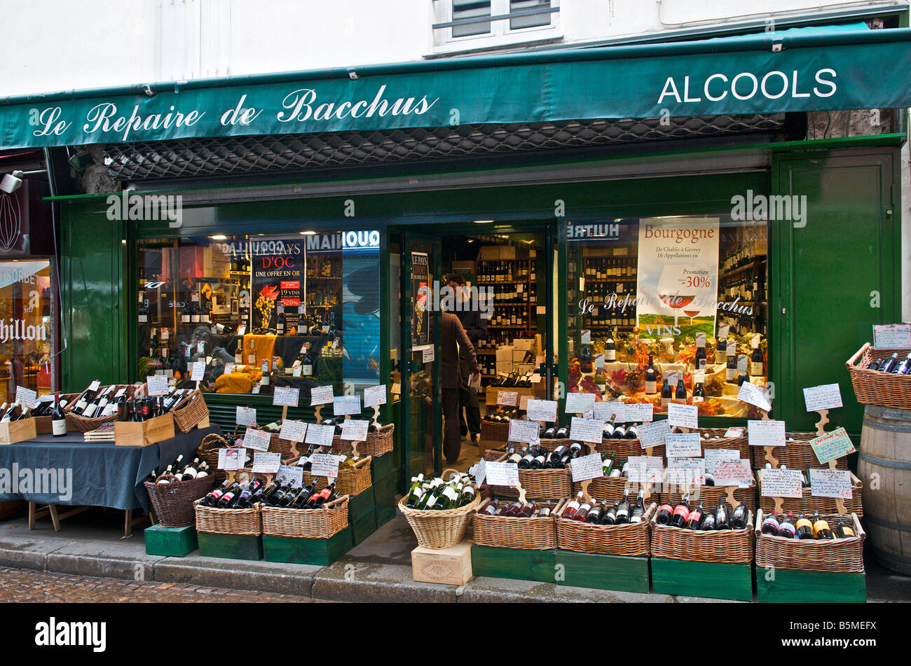 Wine shop in Rue Mouffetard market in Paris France Stock Photo