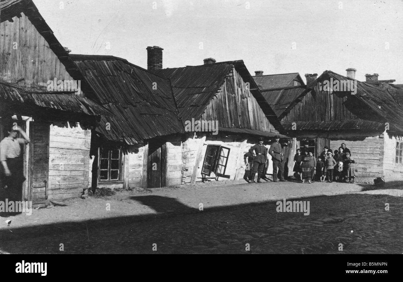 2 V60 R1 1916 14 German soldiers in Russian village 1916 Ethnology Russia German soldiers in a Russian village during World War Stock Photo