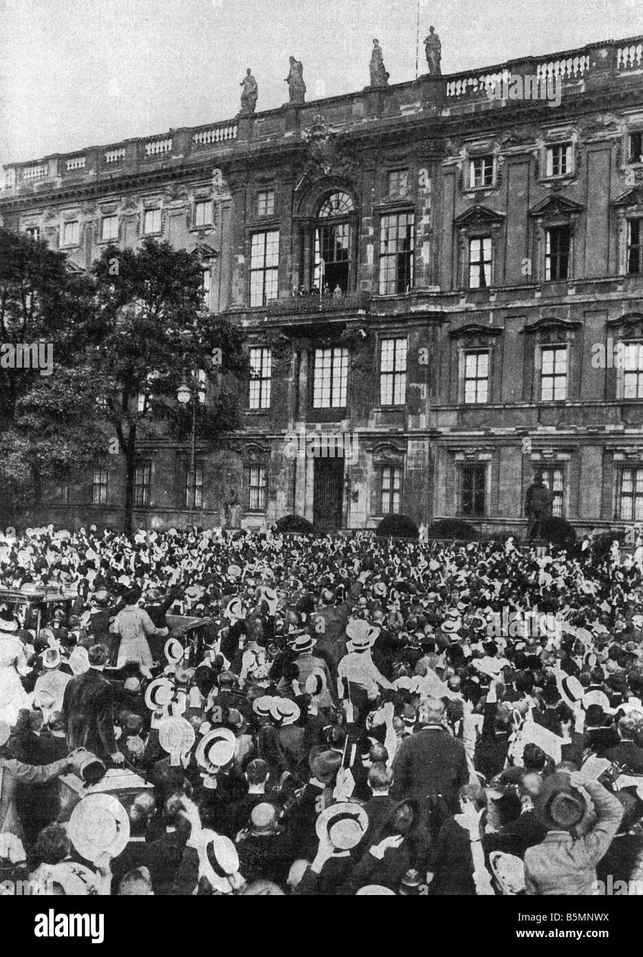 8 1914 8 1 A3 5 Kaiser s speech Berlin 1914 World War I 1914 18 Berlin The outbreak of war and mobilisation of troops on 1 Augus Stock Photo