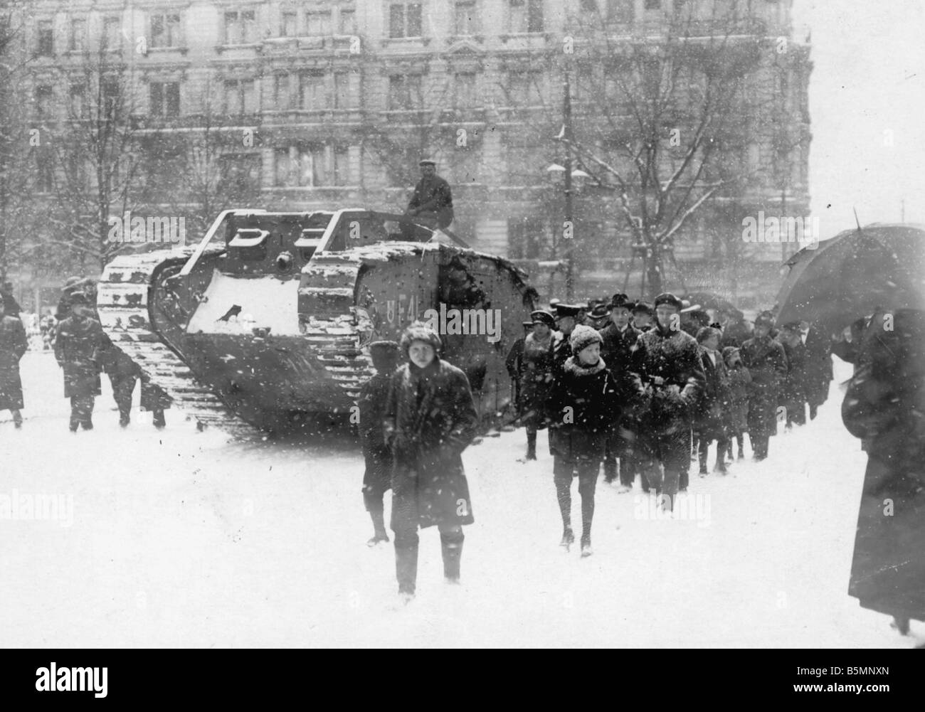 8 1916 0 0 A1 English tank in Berlin Photo Berlin World War One 1914 18 An English tank in Berlin An English tank in Tauentziens Stock Photo
