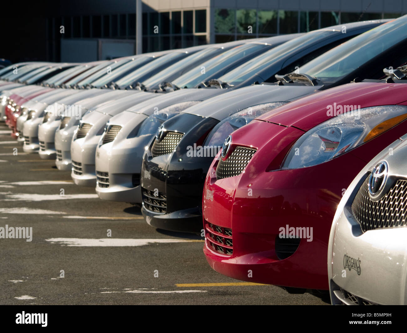 Cars Lined Up High Resolution Stock Photography And Images Alamy Cars Lined Up High Resolution Stock Photography And Images Alamy