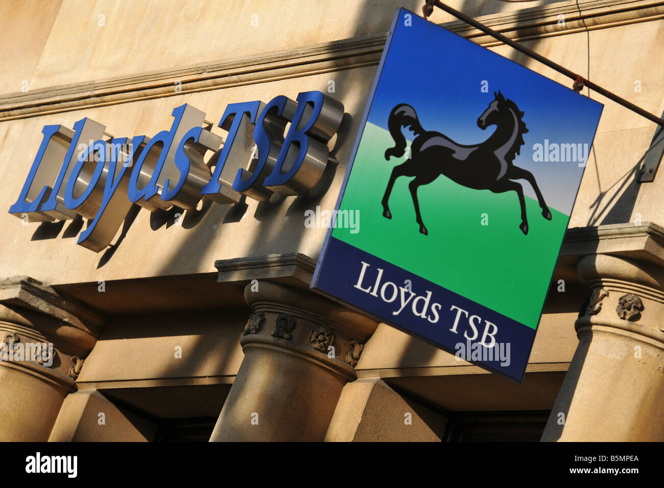 Lloyds TSB bank black horse sign hanging outside a Warwickshire high street branch Stock Photo