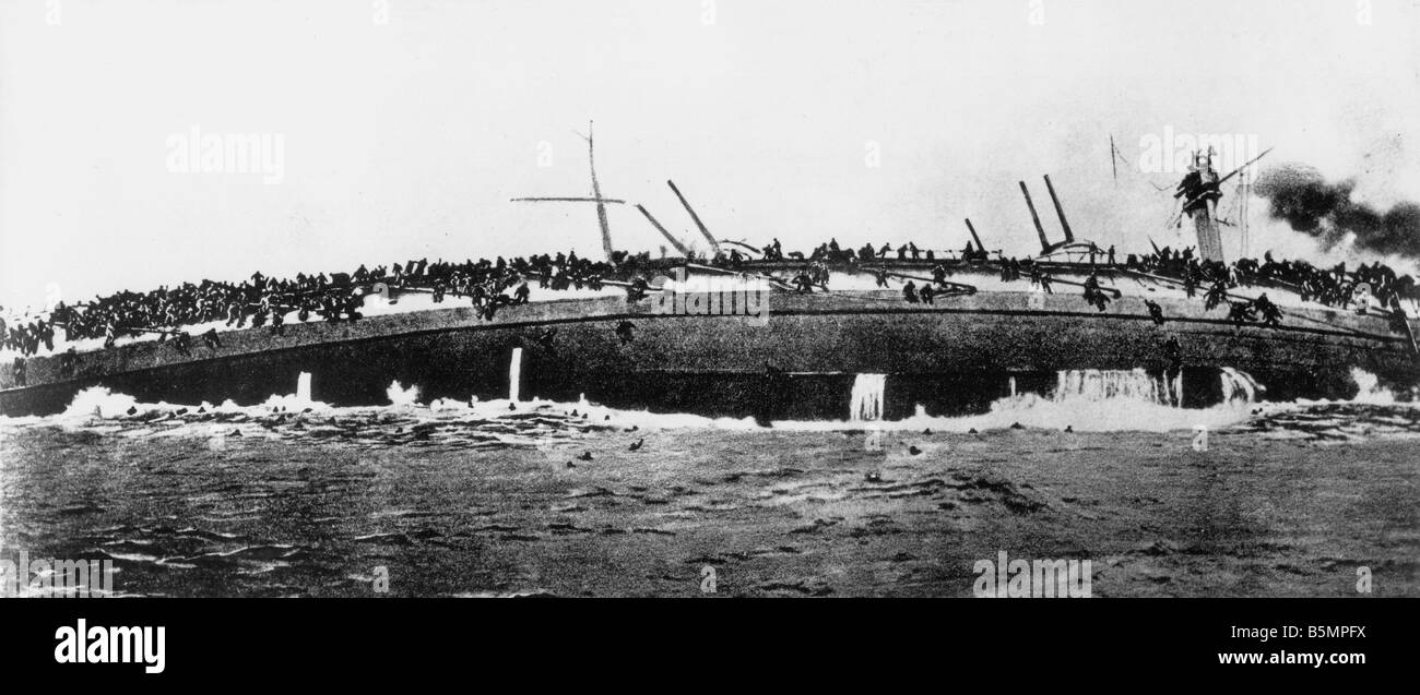 9 1915 1 24 A1 1 E Nav battle Helgoland 1915 Bluecher sinks World War I 1914 18 War at sea Heavy battle between the German and B Stock Photo
