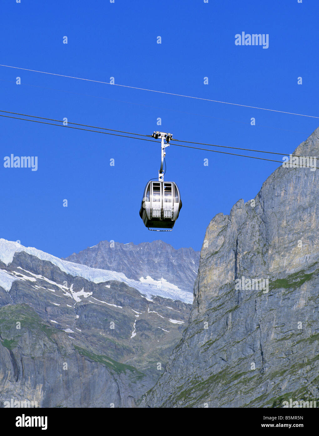 A Gondola Lift Grindelwald Switzerland Stock Photo Alamy