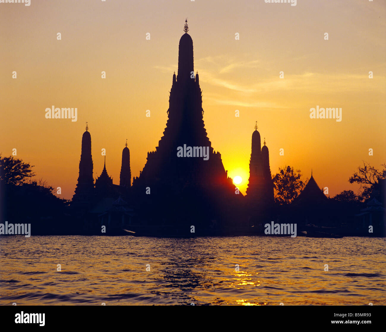 Temple of the Dawn and Chao Phraya River at Sunset Bangkok Thailand ...