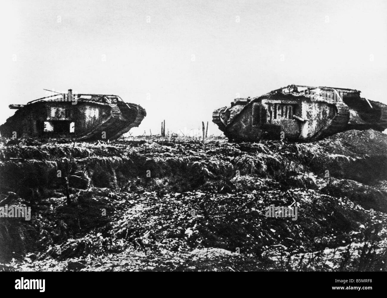 9 1917 11 20 A2 E Tank Battle near Cambrai Engl Tanks World War One 1914 18 Western Front Tank battle near Cambrai 20 29 Novem b Stock Photo