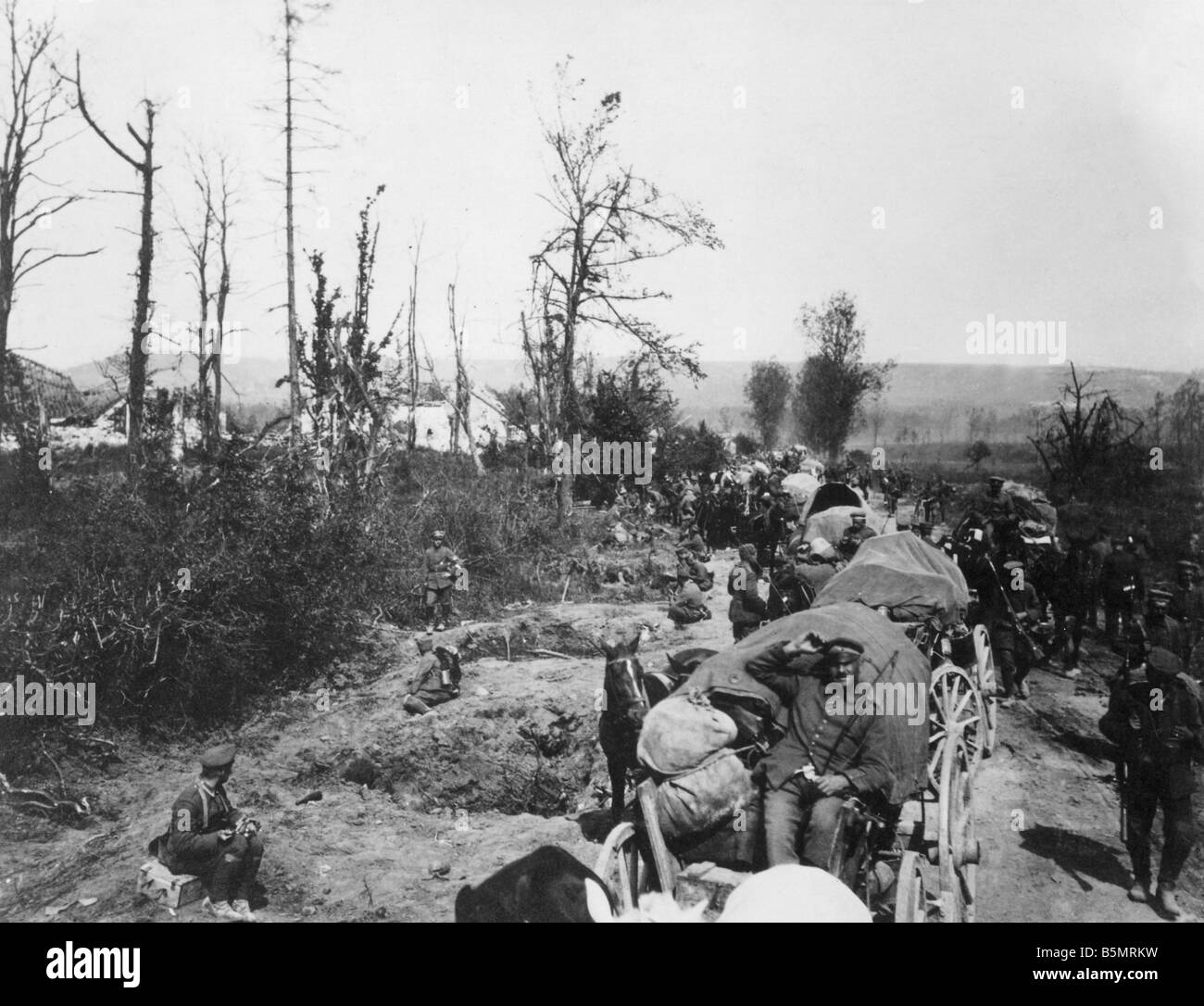WW1 West Fr Ger troops on addvance World War 1 Western Front German major offensive March July 1918 German troops advance Photo Stock Photo