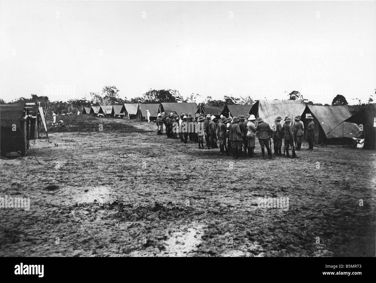 9AF 1914 0 0 A1 4 Colonial army camp German East Africa World War I War in the colonies German East Africa today Tanzania German Stock Photo