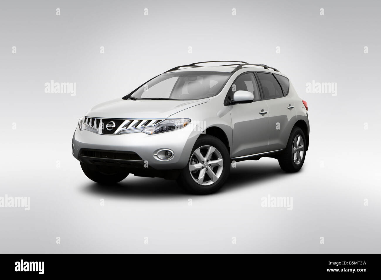 2009 Nissan Murano SL in Silver - Front angle view Stock Photo