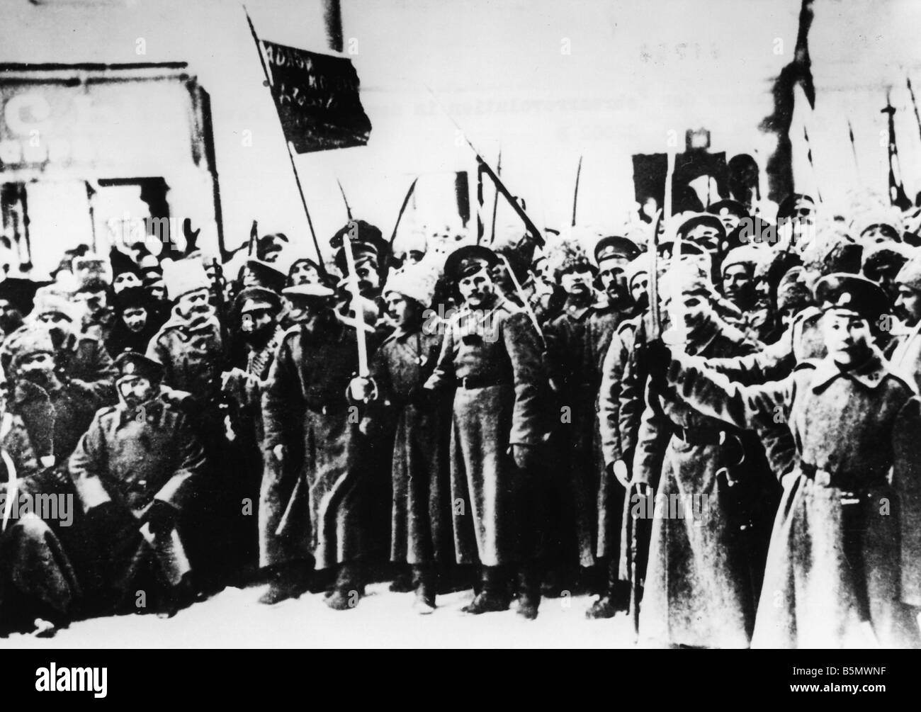 9RD 1917 3 12 A1 1 February Revolution Petrograd 1917 February Revolution 12 March 27 Feb O S 1917 The Petrograd Garrison joins Stock Photo