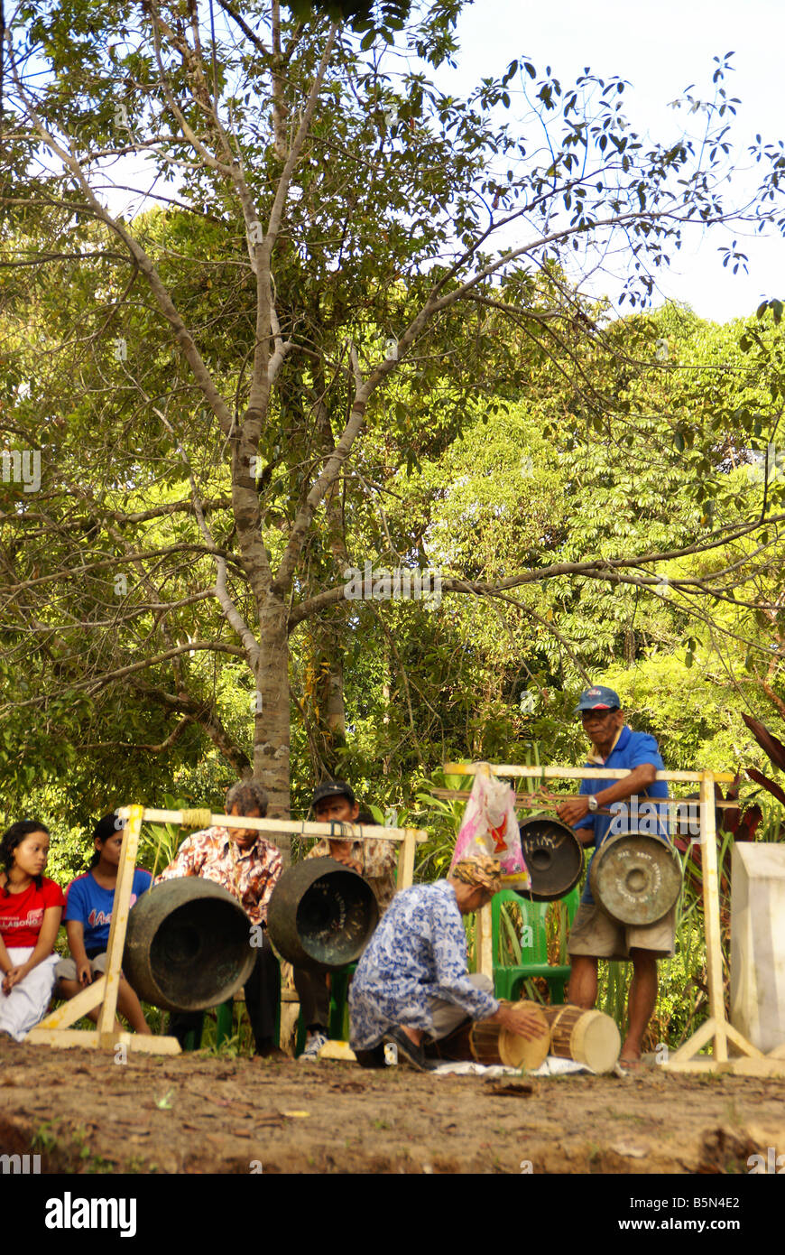 Drums and gongs at the Gawai festival Stock Photo Alamy