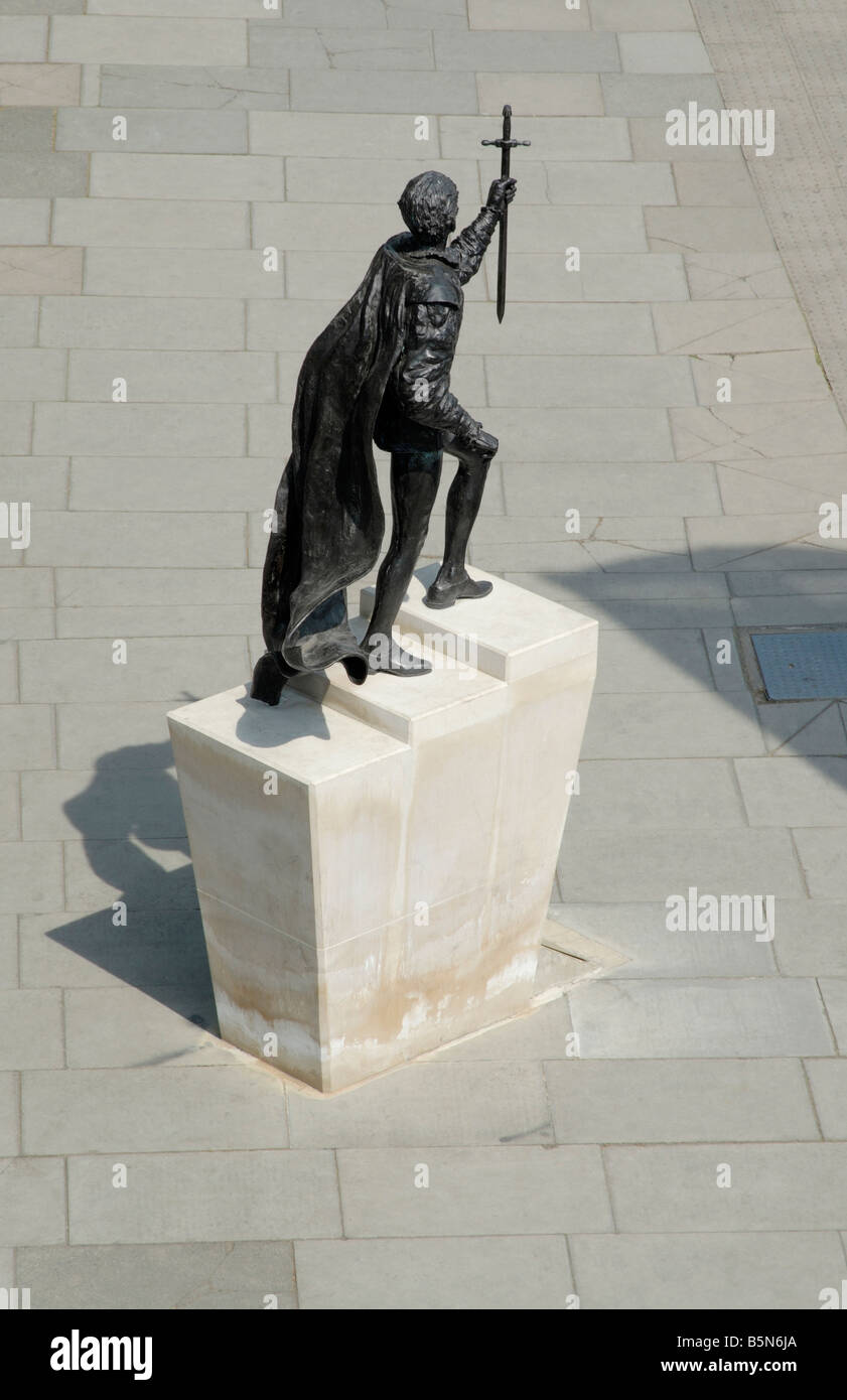 Statue of Sir Laurence Olivier as Hamlet holding up a sword, erected on the riverside walkway of the South Bank, London Stock Photo