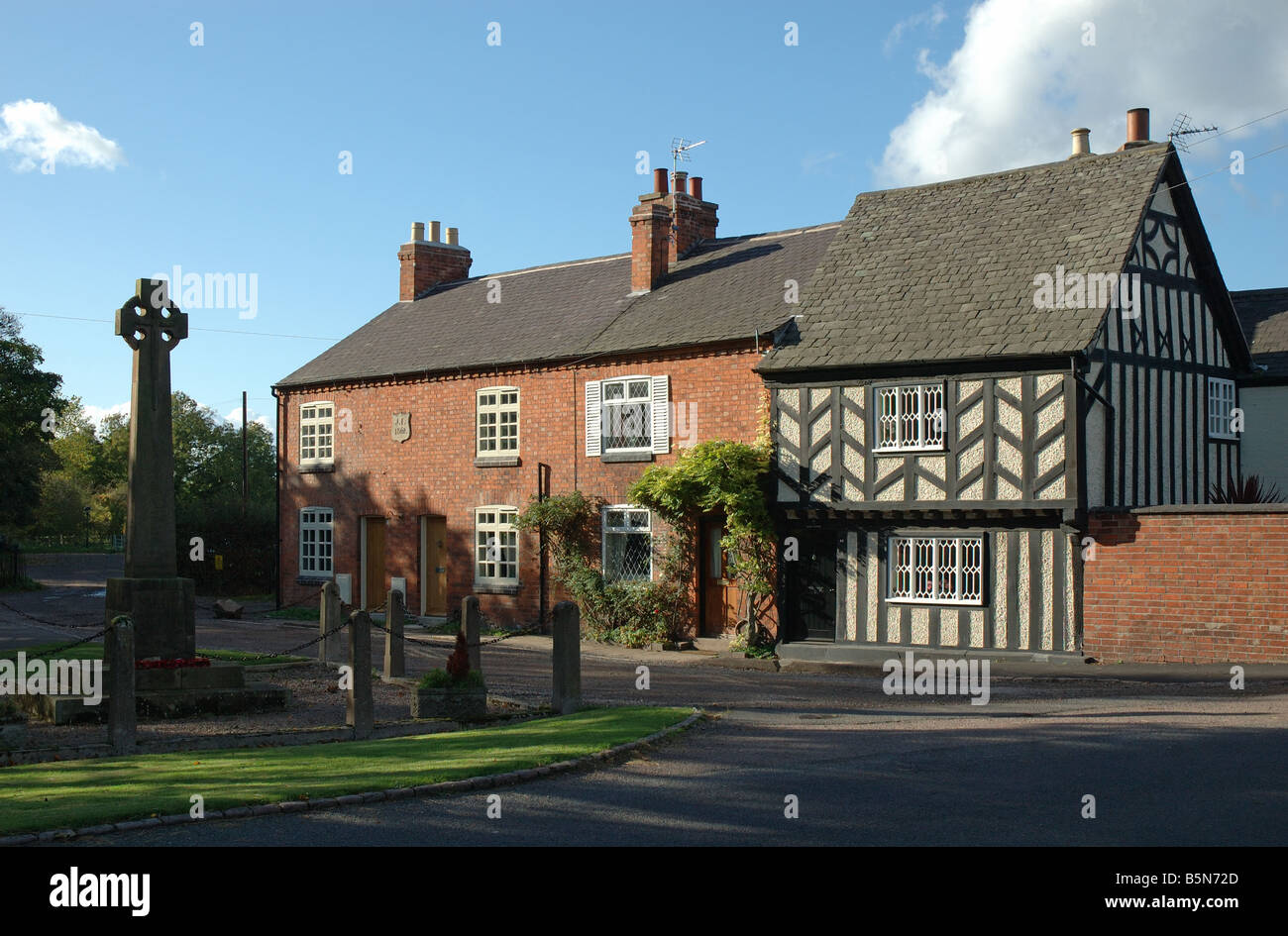 village green and war memorial, Cossington, Leicestershire, England, Uk Stock Photo