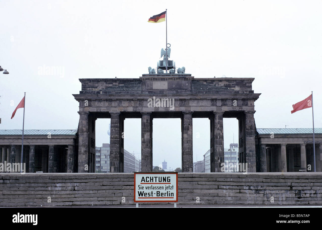 Brandenburg Gate Berlin Wall Diagram