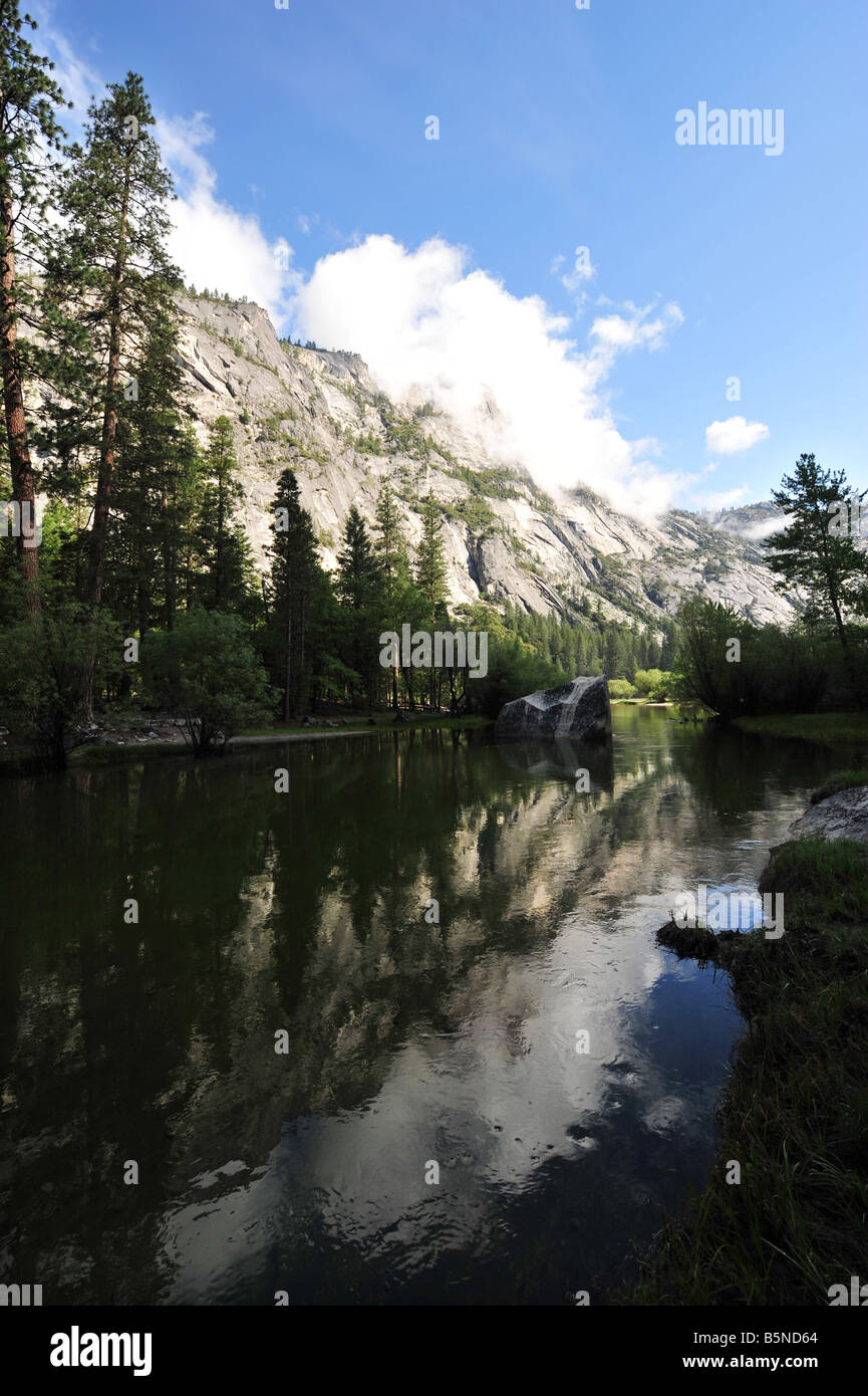 Mirror Lake in Yosemite National Park Stock Photo - Alamy