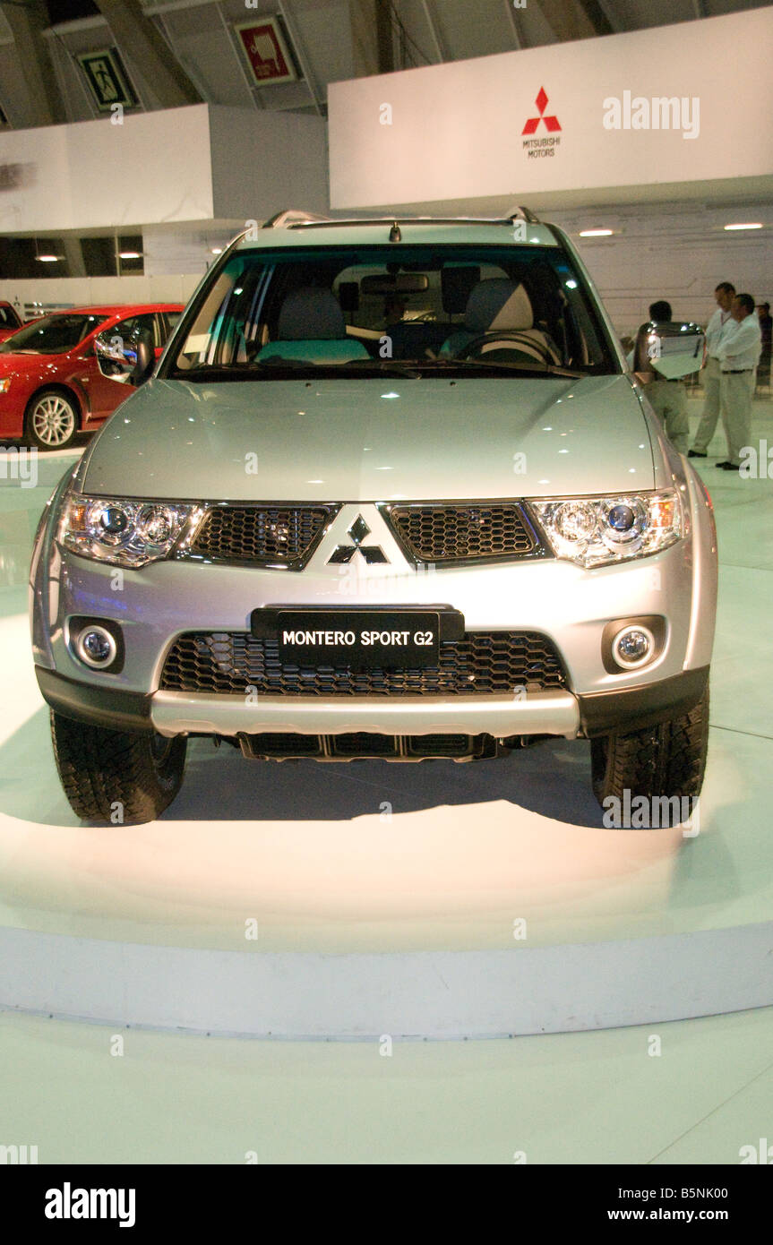 549 Mitsubishi Montero Sport Images, Stock Photos, 3D objects