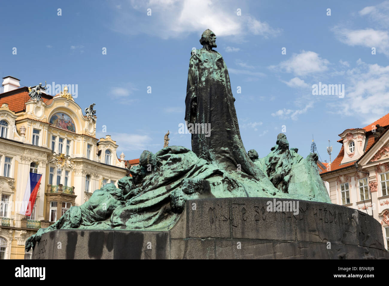 JAN HUS STATUE OLD TOWN SQUARE STARE MESTO PRAGUE CZECH REPUBLIC Stock Photo