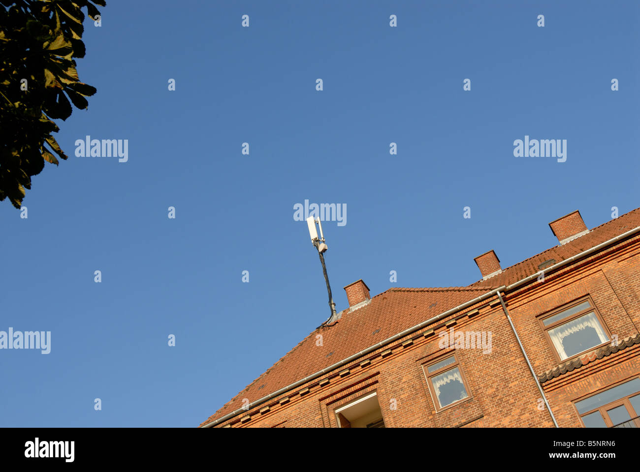 ANTENNA ON HOUSE Stock Photo Alamy