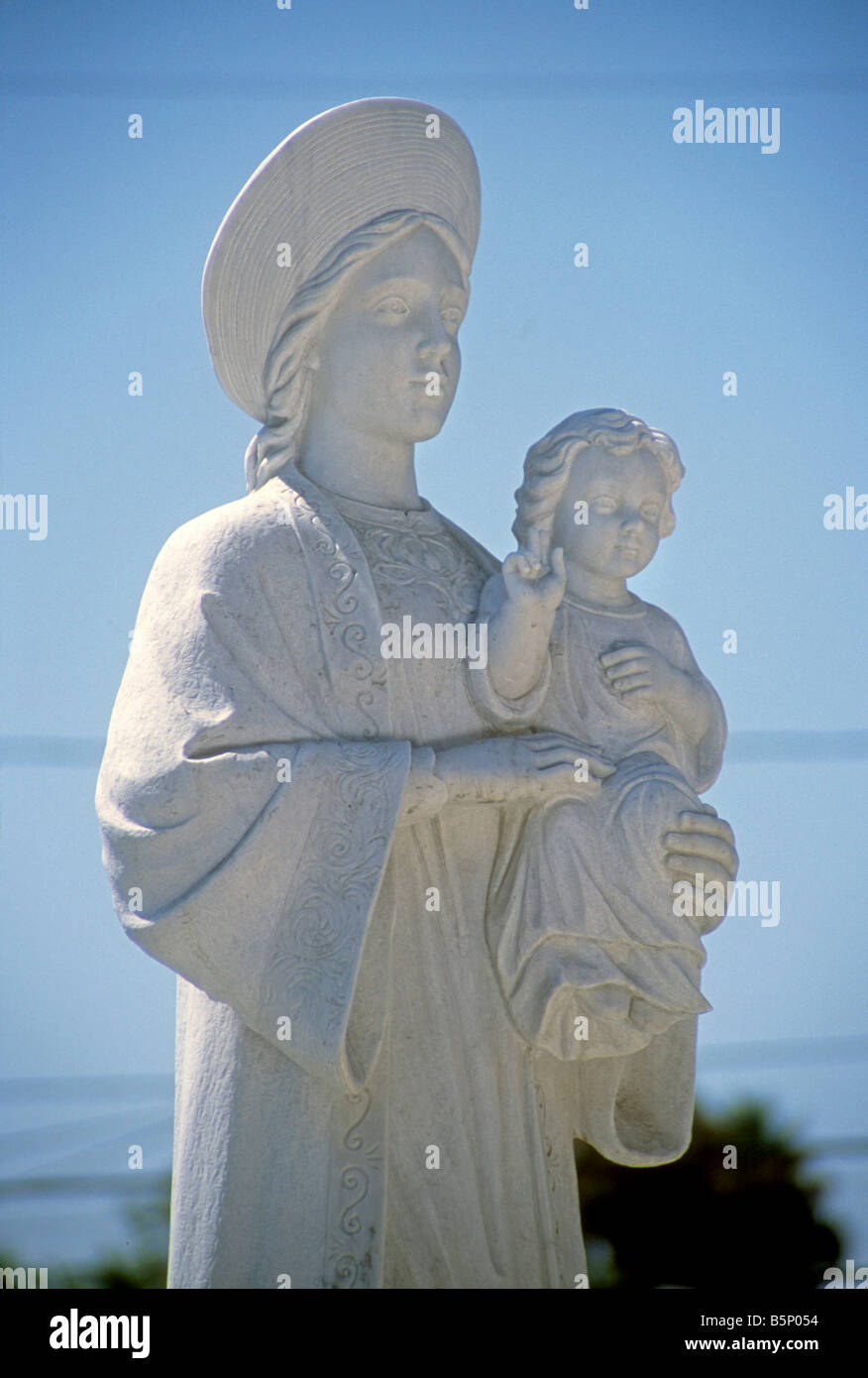 Mary read statue hi-res stock photography and images - Alamy