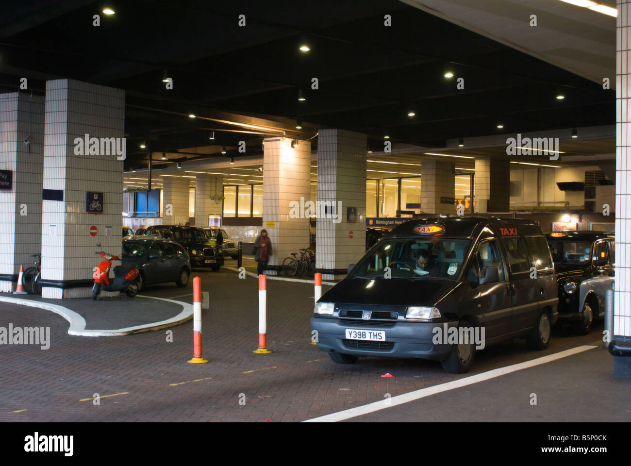 Taxi rank new street station hi-res stock photography and images - Alamy