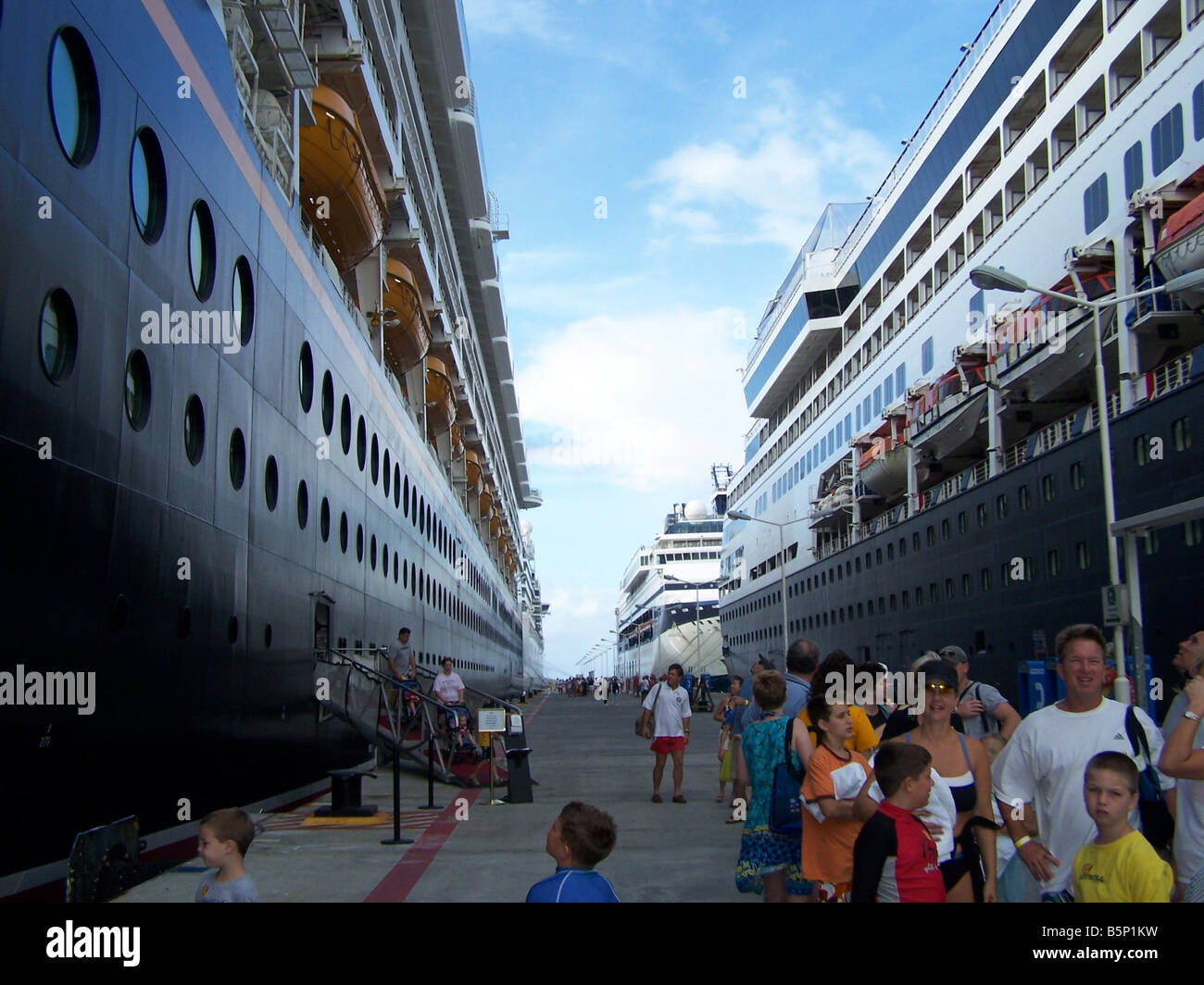 Eastern caribbean cruise port hi-res stock photography and images - Alamy