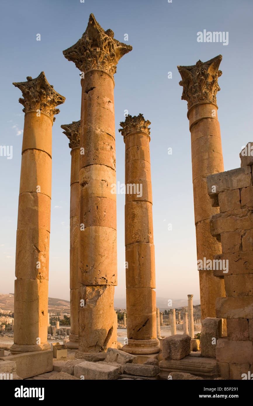 CORINTHIAN STYLE STONE COLUMNS ROMAN TEMPLE OF ARTEMIS RUINS JERASH ...