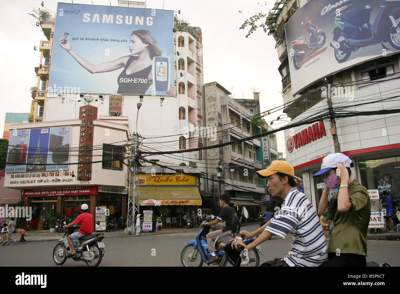 traffic in ho chi minh city aka saigon, vietnam Stock Photo Alamy