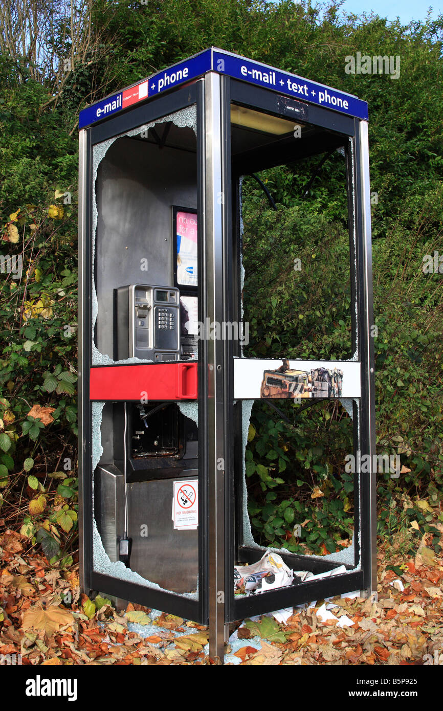 Bt telephone box hi-res stock photography and images - Alamy