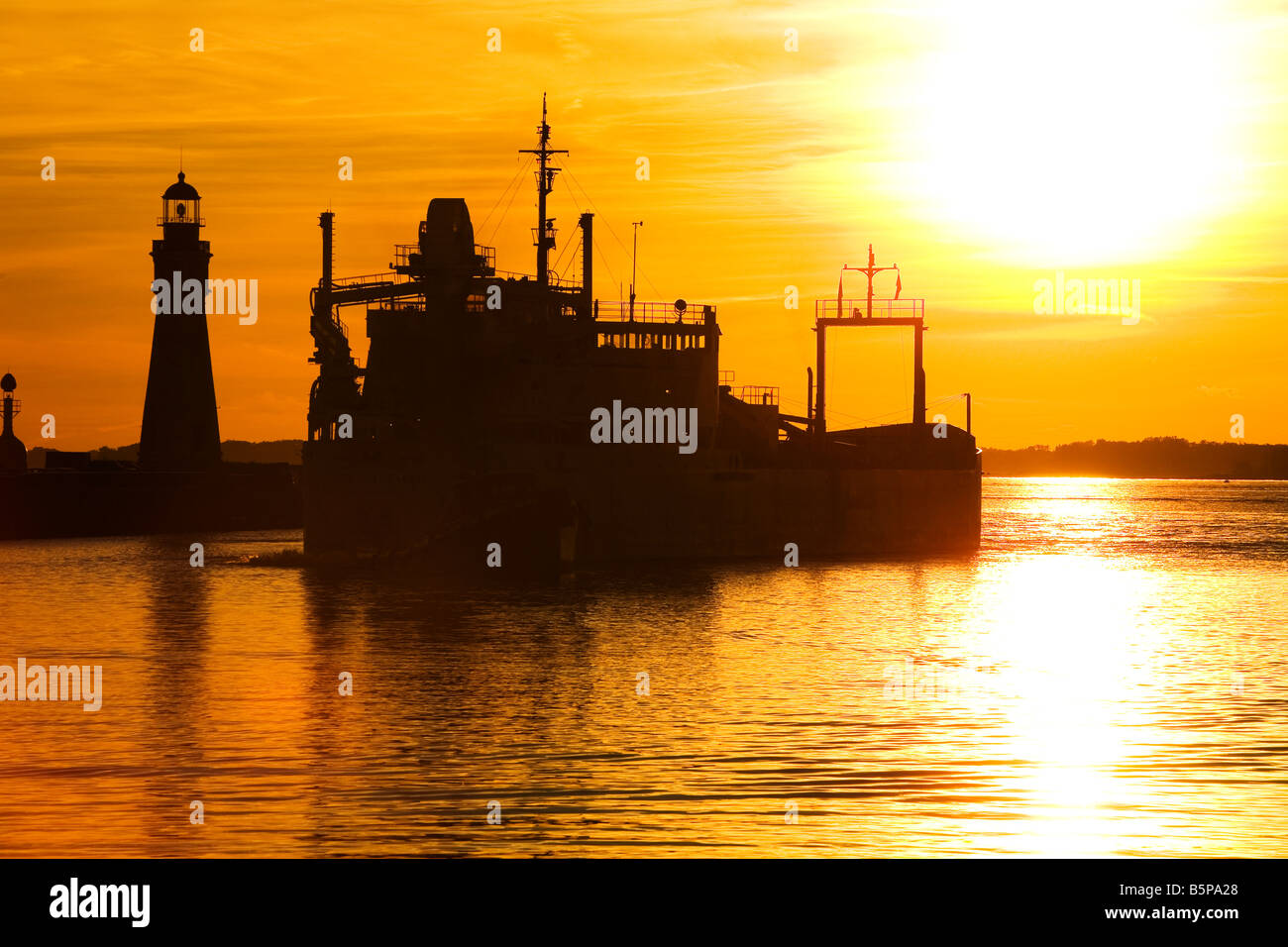 Buffalo Lighthouse Cement Carrier Buffalo Port New York State USA Stock