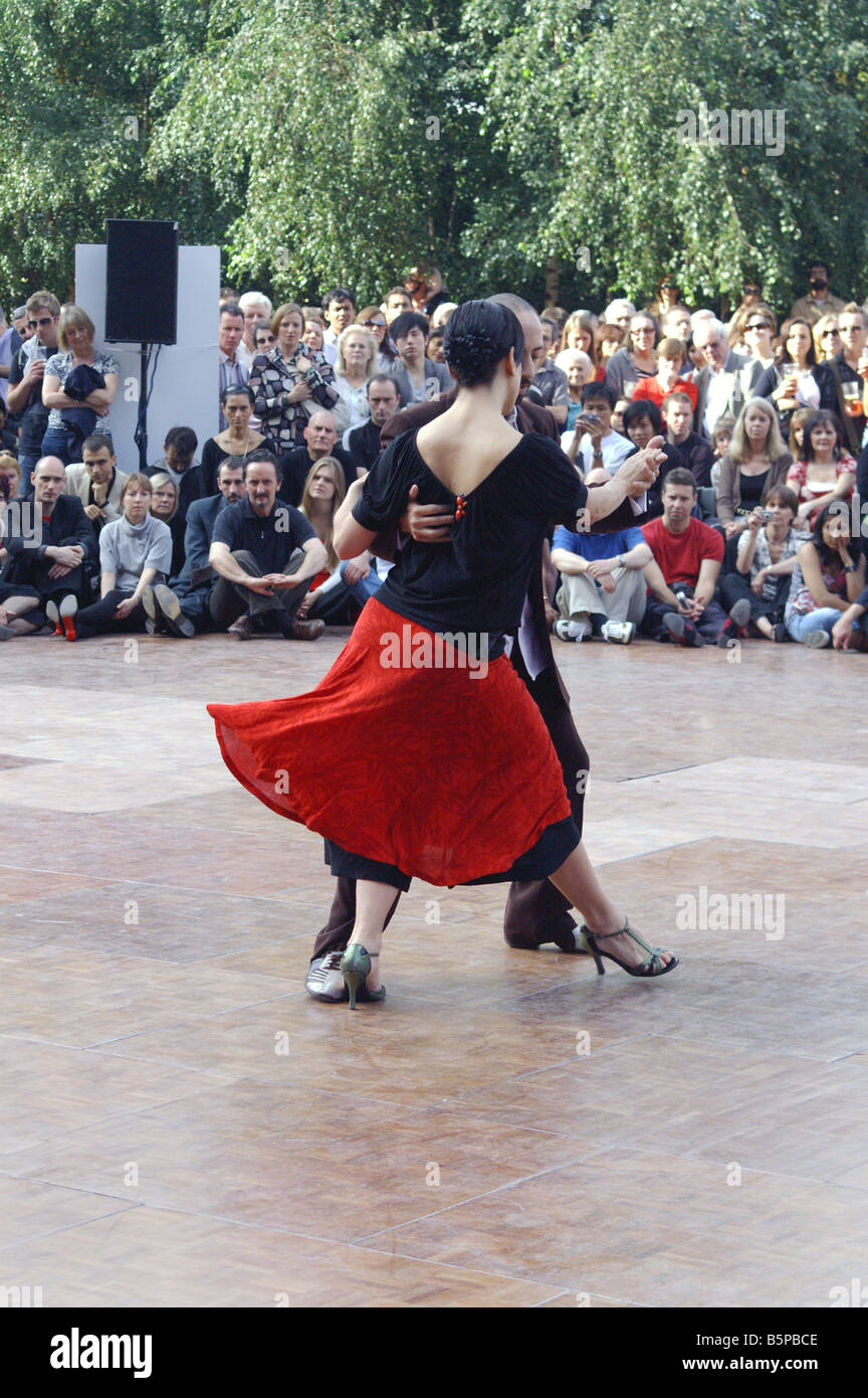 Tango Dancers, ANALÍA VEGA and MARCELO VARELA  perform at River Tango in London Stock Photo