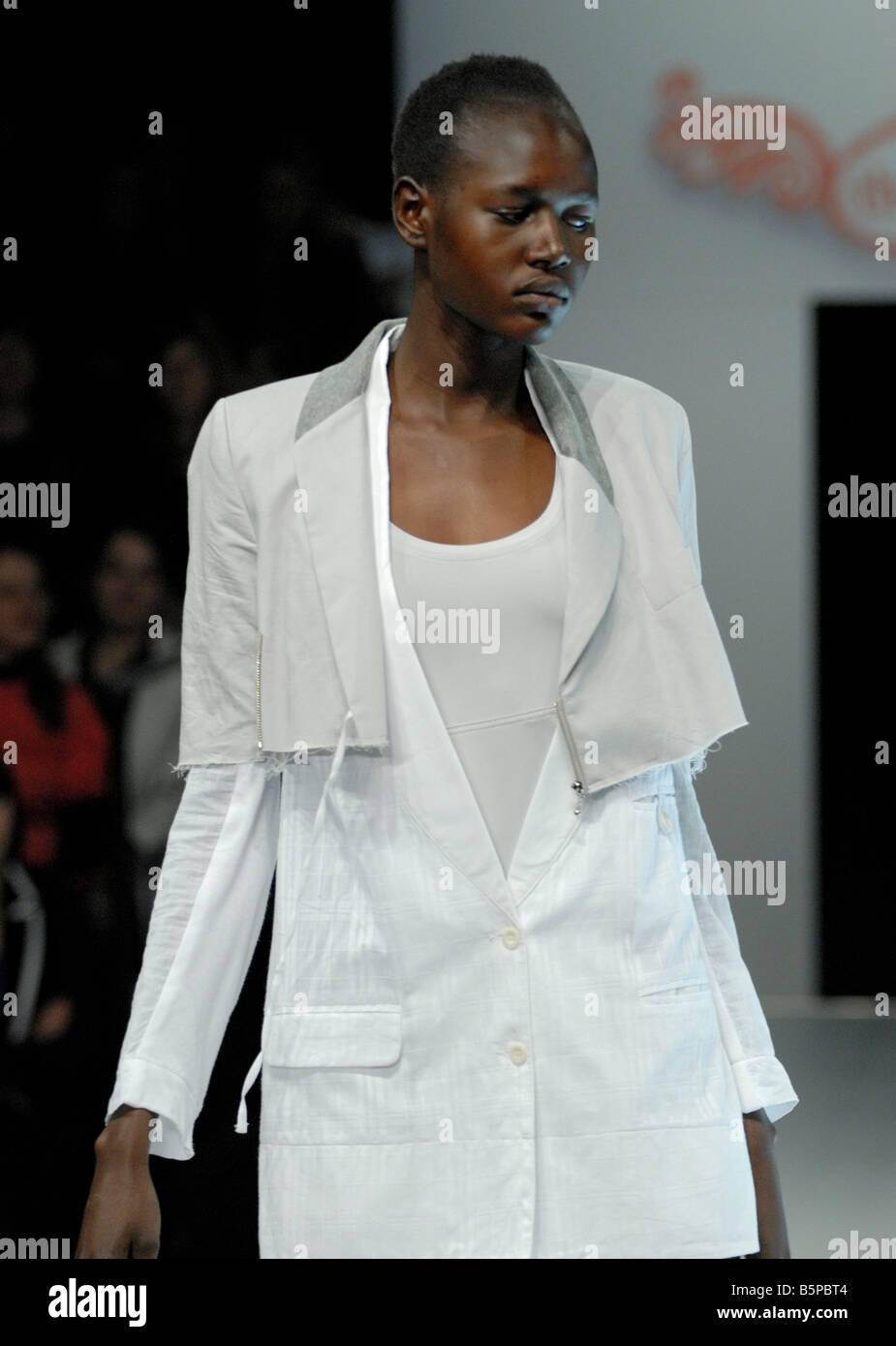 African black female model catwalk hi-res stock photography and images ...