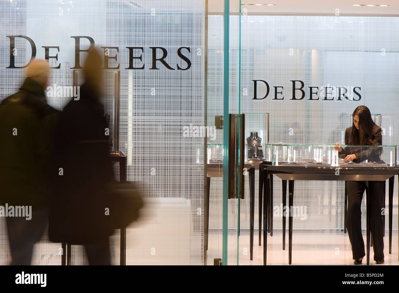 De beers diamonds shop hi-res stock photography and images - Alamy