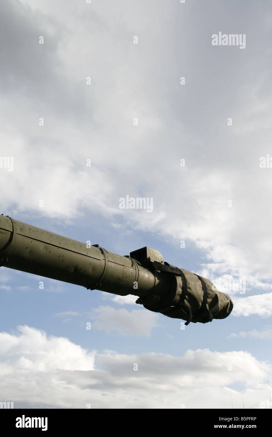Military tank silhouette hi-res stock photography and images - Alamy