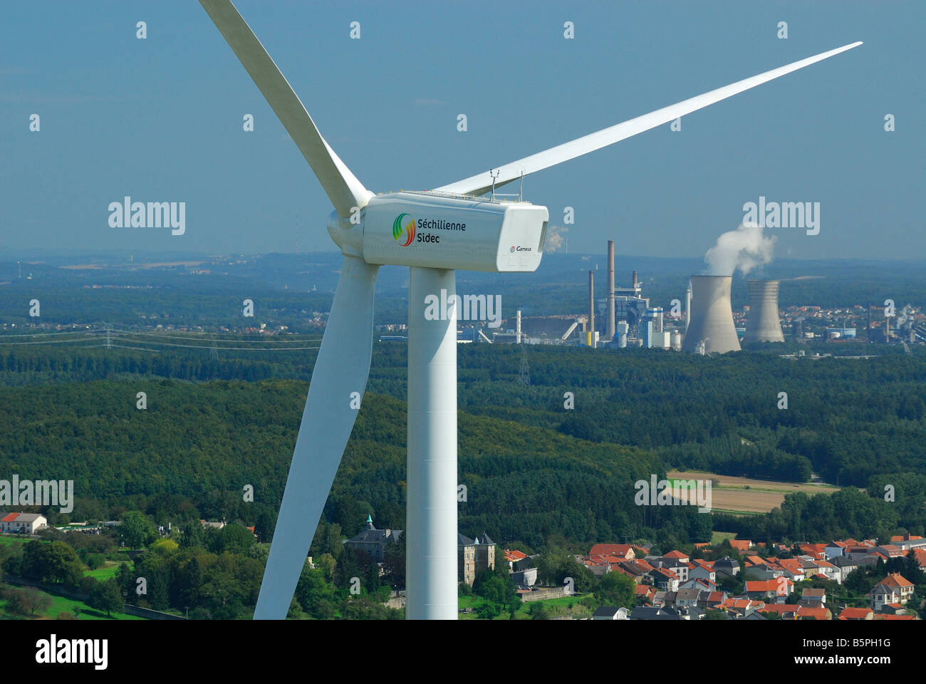 Aerial view of an alternator and propeller of a wind turbine with on