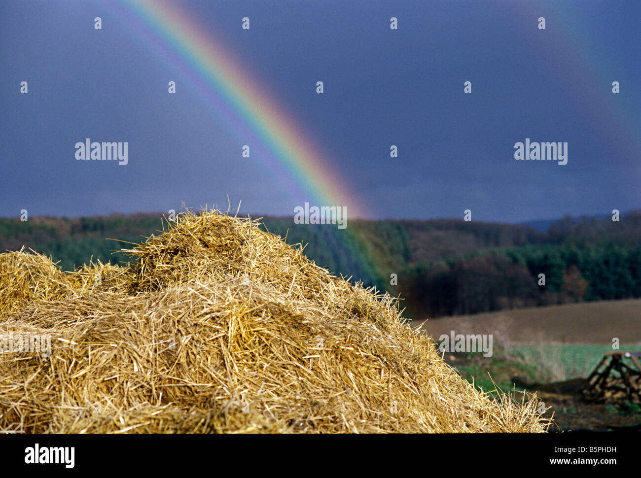 Dual rainbow hi-res stock photography and images - Alamy
