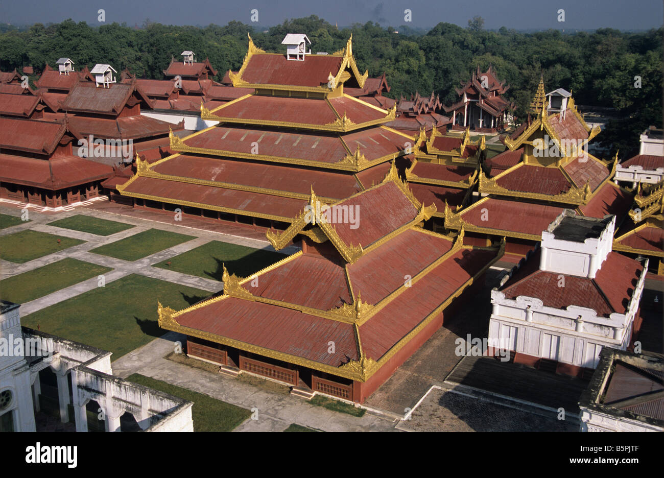 Natural Gems/Gemstone Painting of Myanmar Mandalay Last Royal Palace 2